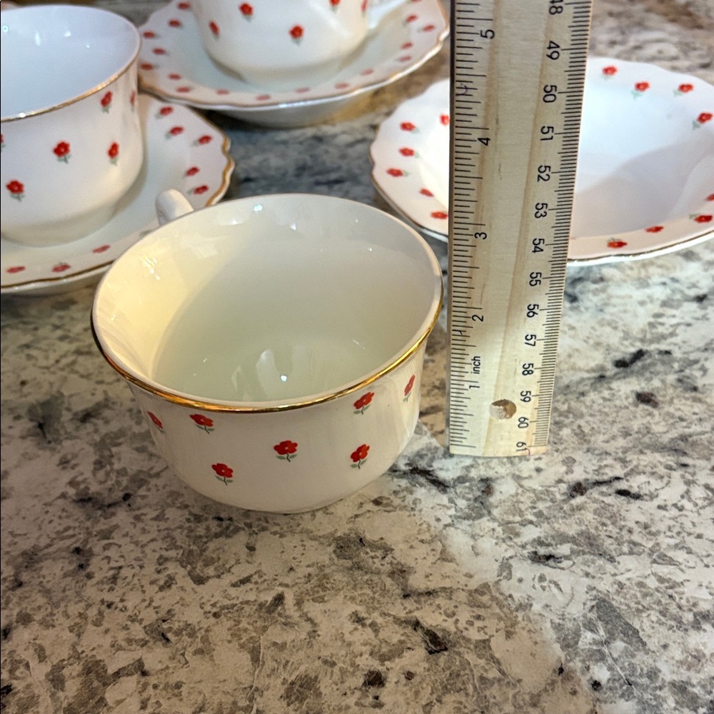 Charming Red Floral White Mug Set the 8 pieces - Picture 7 of 7